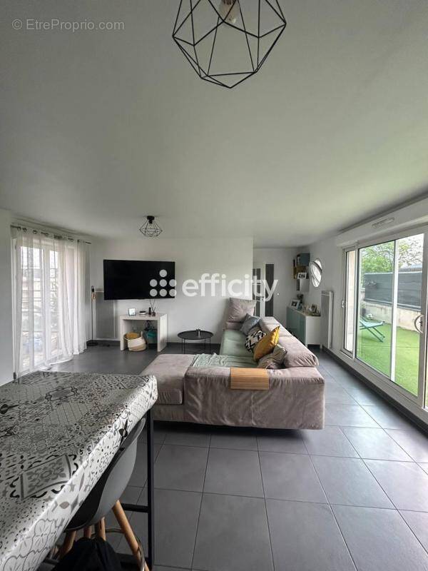 Appartement à ROSNY-SOUS-BOIS