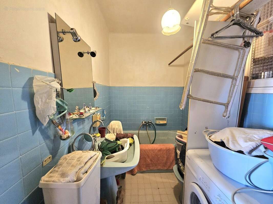 Appartement T3 de 73 m2, cave, balcon, vue mer à BASTIA (HAUTE CORSE) - photo 13