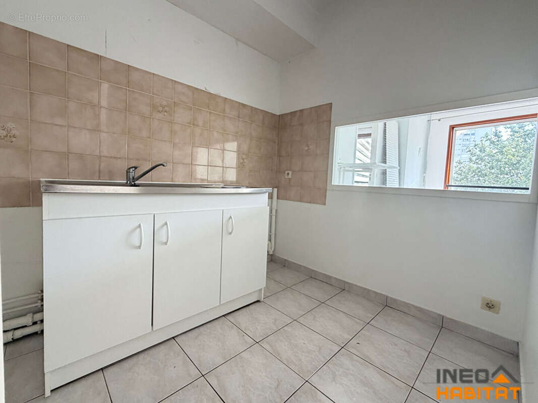 A VENDRE - Appartement Type 2 à RENNES (Secteur Centre-ville) - photo 2