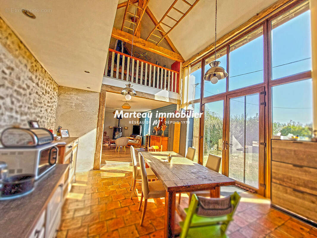 Maison à DOMFRONT-EN-CHAMPAGNE