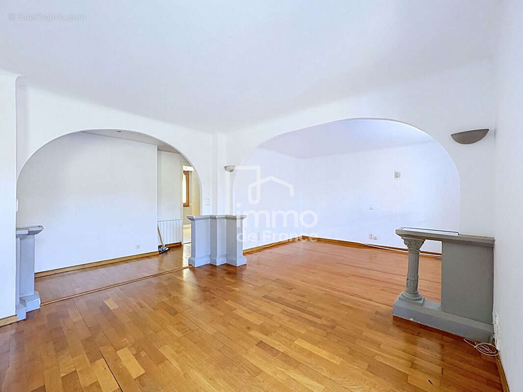 Appartement à BELLEGARDE-SUR-VALSERINE