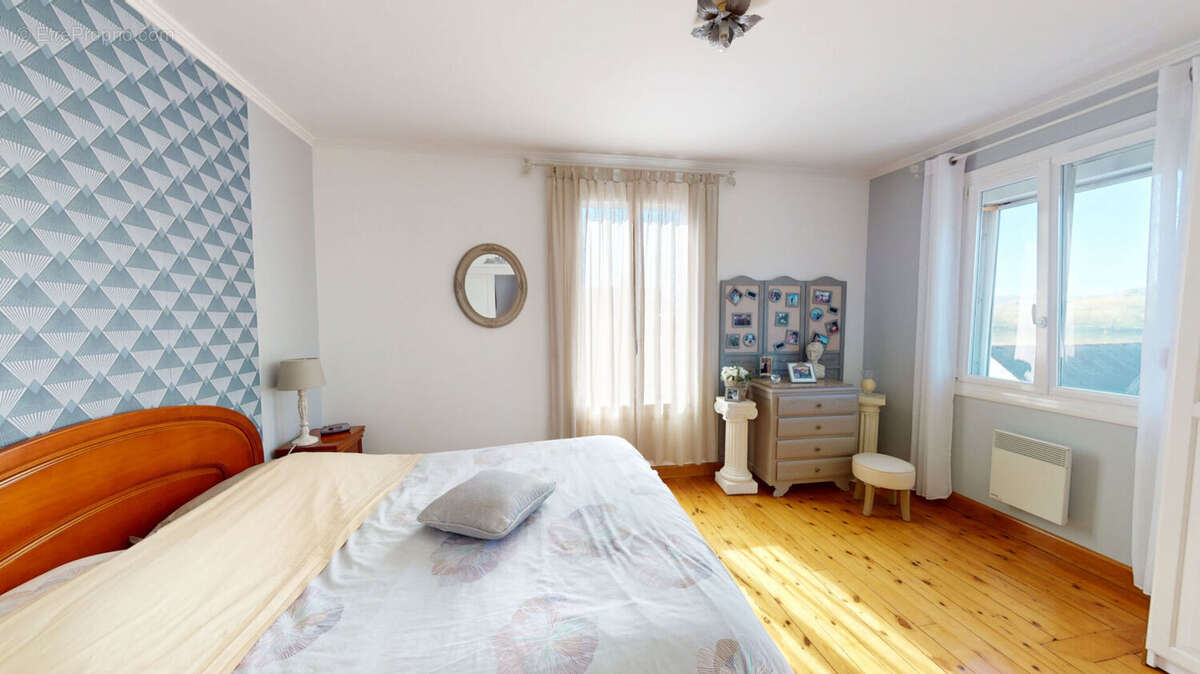 Maison à VILLEBERNIER