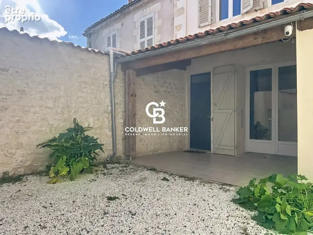 La Rochelle Hypercentre – Maison d'exception avec piscine, patio et garage - photo 21