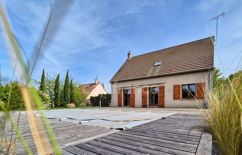 Maison à VERNOU-LA-CELLE-SUR-SEINE