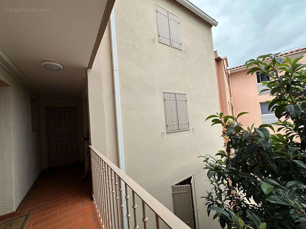 Appartement à PUGET-SUR-ARGENS