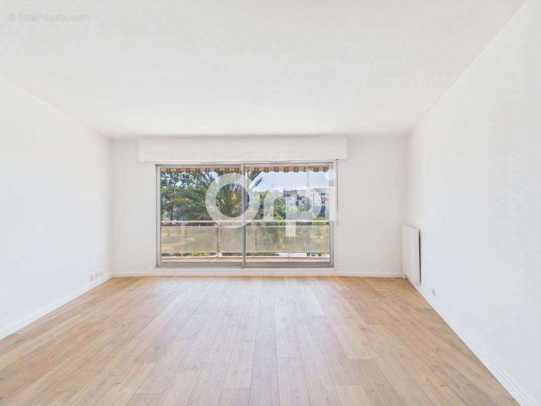 Appartement à MANDELIEU-LA-NAPOULE