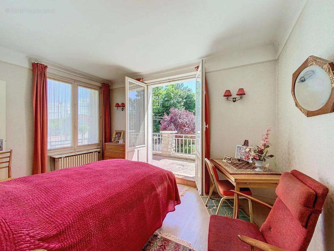 Maison à SAINT-PIERRE-LES-NEMOURS