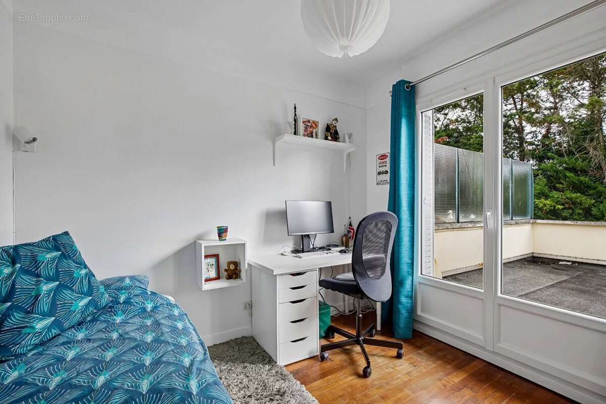 Le vesinet 15 mn rer et centre ville - maison familiale  5 chambres  - lumineuse - terrain 404 m² - photo 12