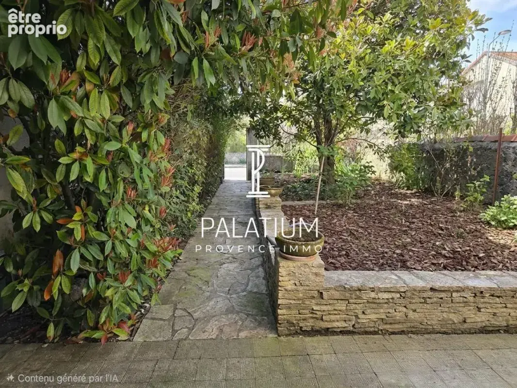 FORCALQUIER – Maison de Ville de 76 m² à Rénover avec Jardin, Dépendance et Garage Sécurisé - photo 6