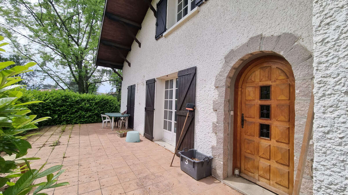 Maison à SURY-LE-COMTAL