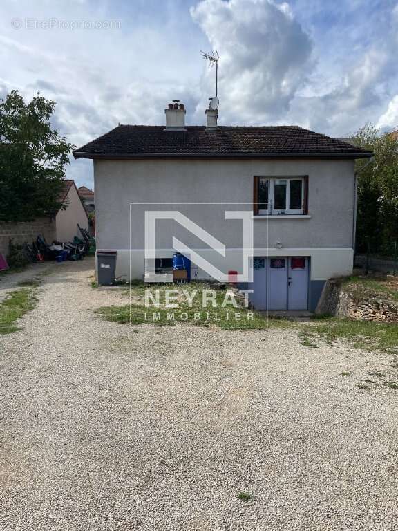Maison de plain pied avec dépendance habitable – Un bien rare aux multiples possibilités - photo 4