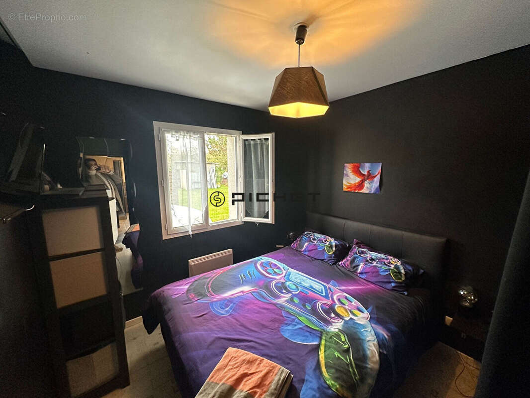 Maison à COURS-DE-PILE