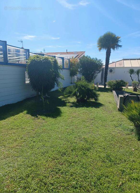 Maison à SAINT-JUST-LUZAC