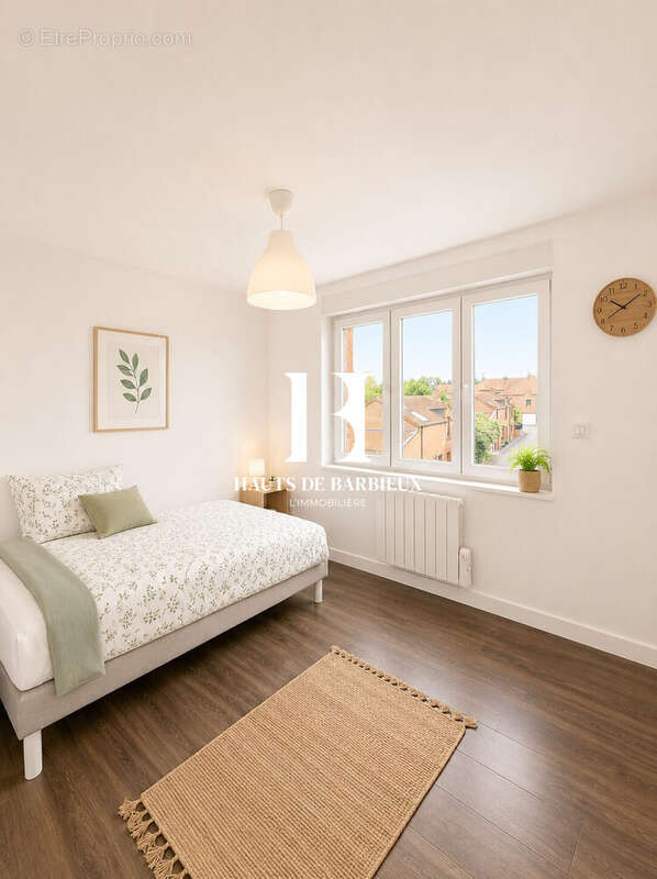 Chambre 3 - Appartement à FACHES-THUMESNIL