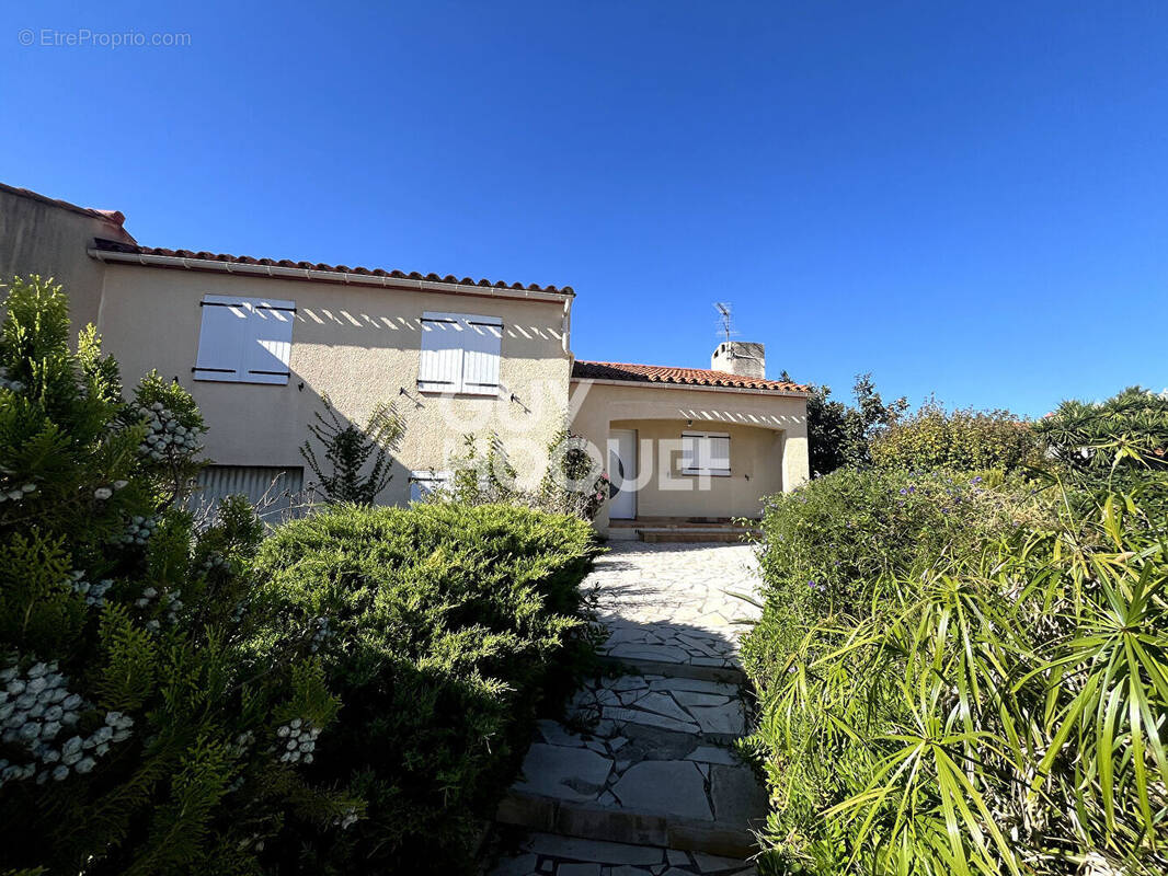 Maison à VILLENEUVE-DE-LA-RAHO