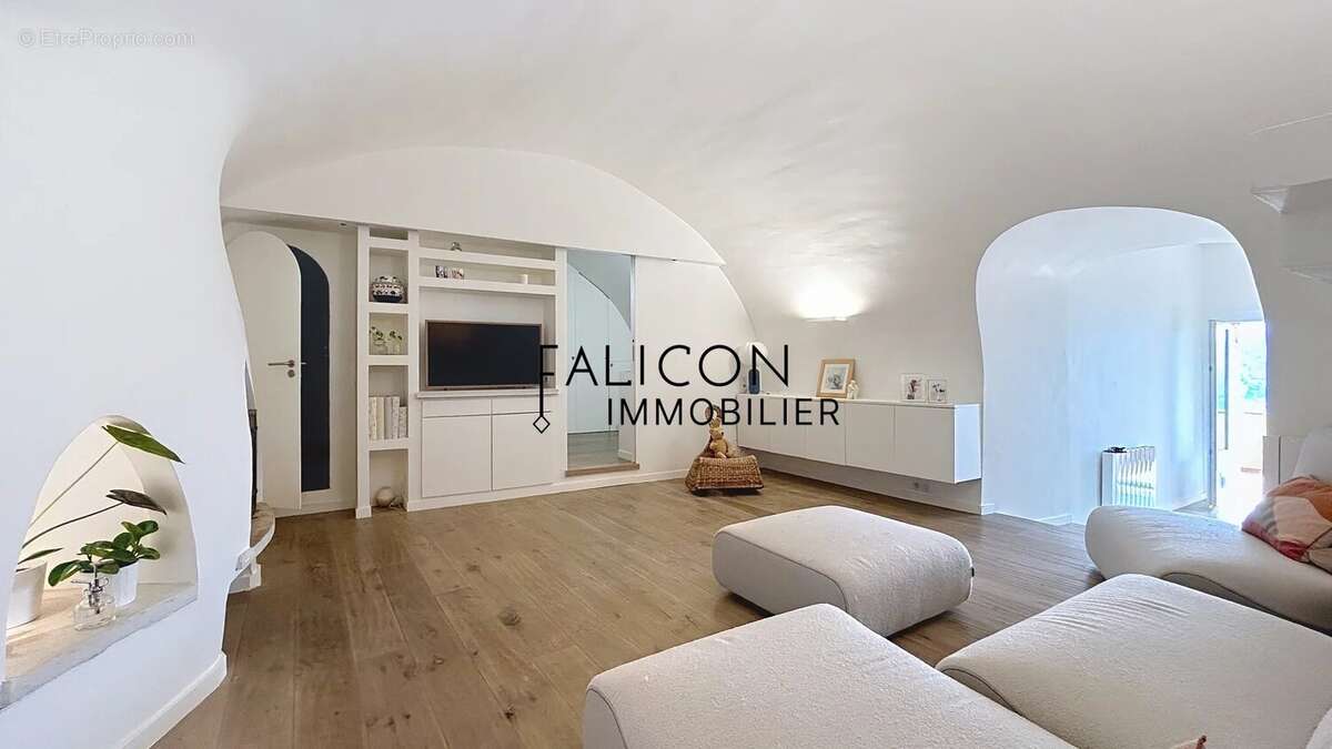 Appartement à FALICON