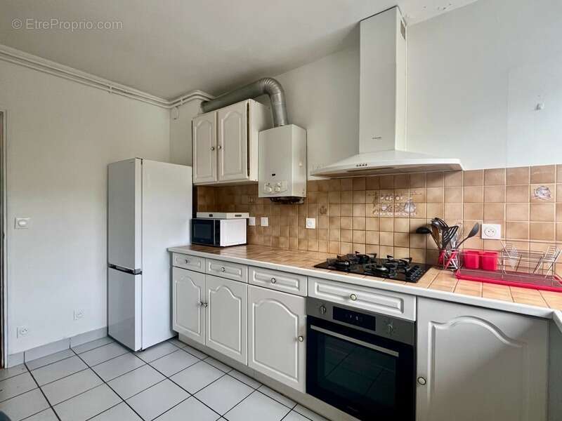 Dpt Finistère (29), à vendre QUIMPER Ouest - appartement rénové meublé T5 en collocation de 96 m² habitable - deux loggias -Cave - photo 2