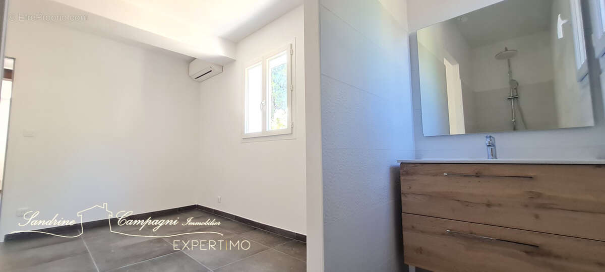 Maison à CHATEAUNEUF-DE-GADAGNE