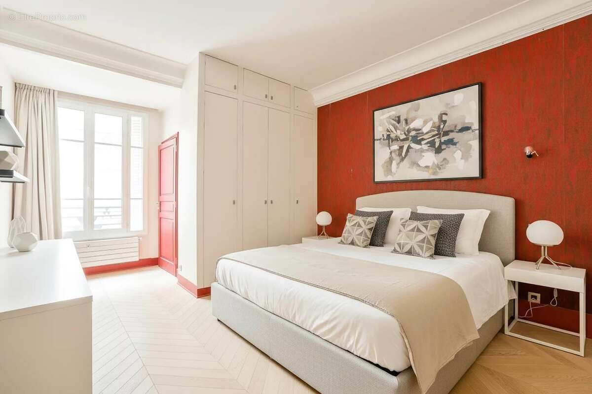 Appartement à PARIS-8E