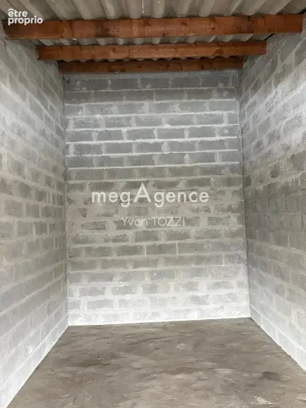 Garage 17 m2 avec électricité sur les quais de la Chaume - photo 3