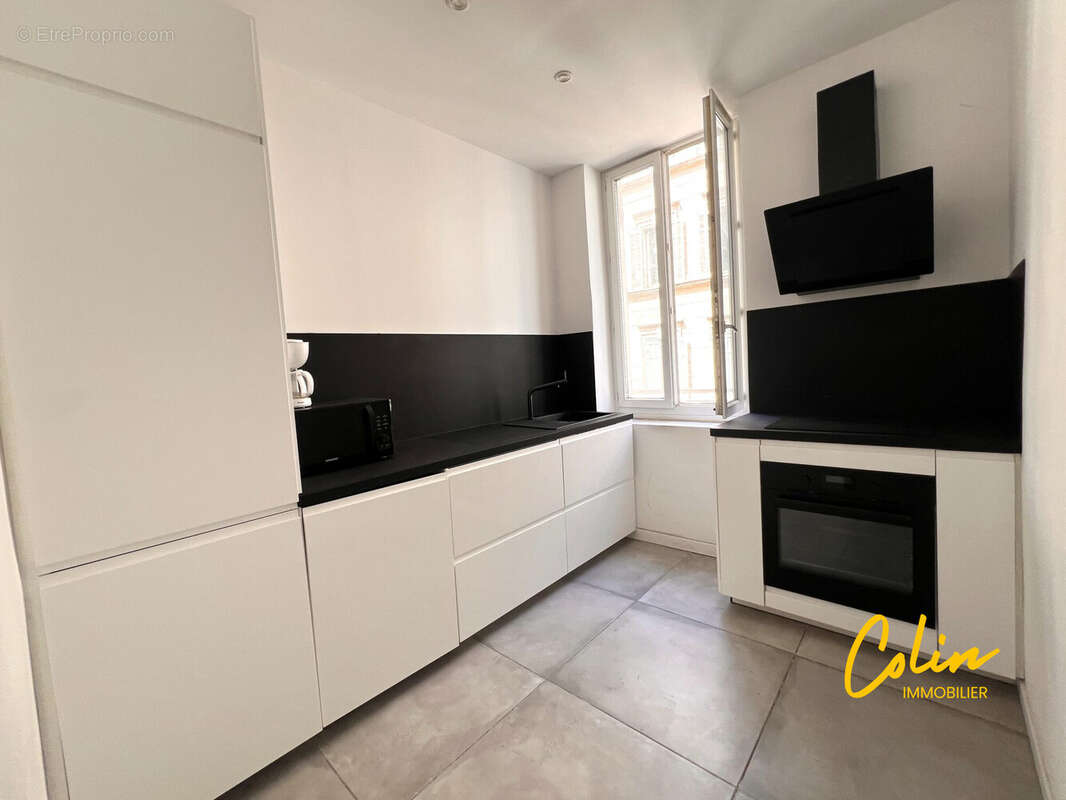 Appartement 3 pièces 56 m² à vendre à Marseille-6e (13006) - photo 2
