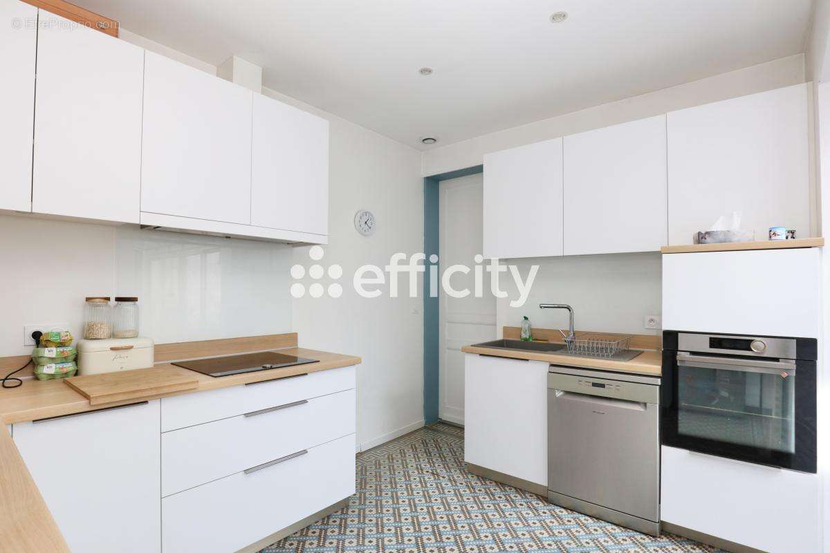 Maison à HALLENNES-LEZ-HAUBOURDIN