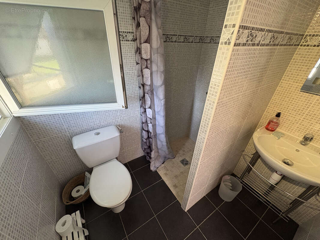 Maison à MONTAIGU-DE-QUERCY