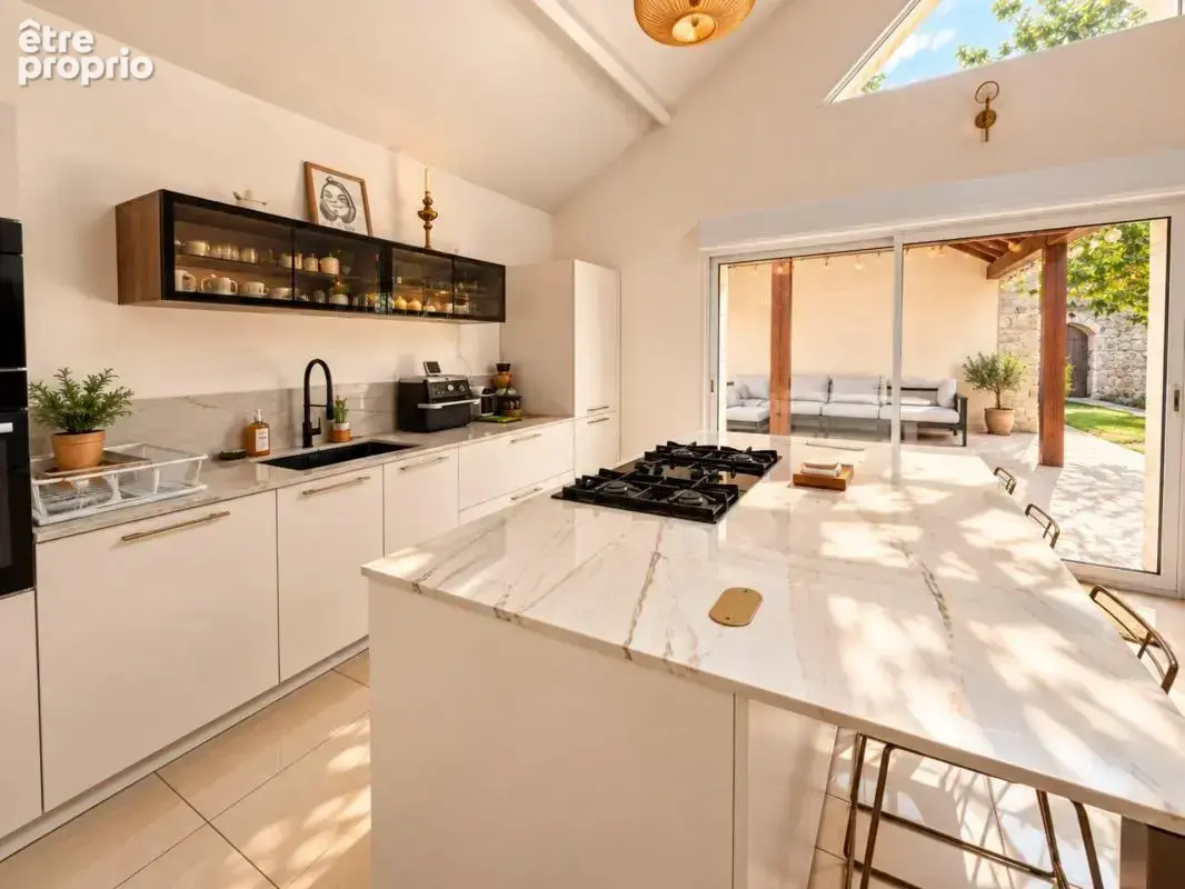 Exceptionnel à montataire (60) – propriété atypique en cœur de ville, 2 logements, espace bien-être & revenus locatifs - photo 6
