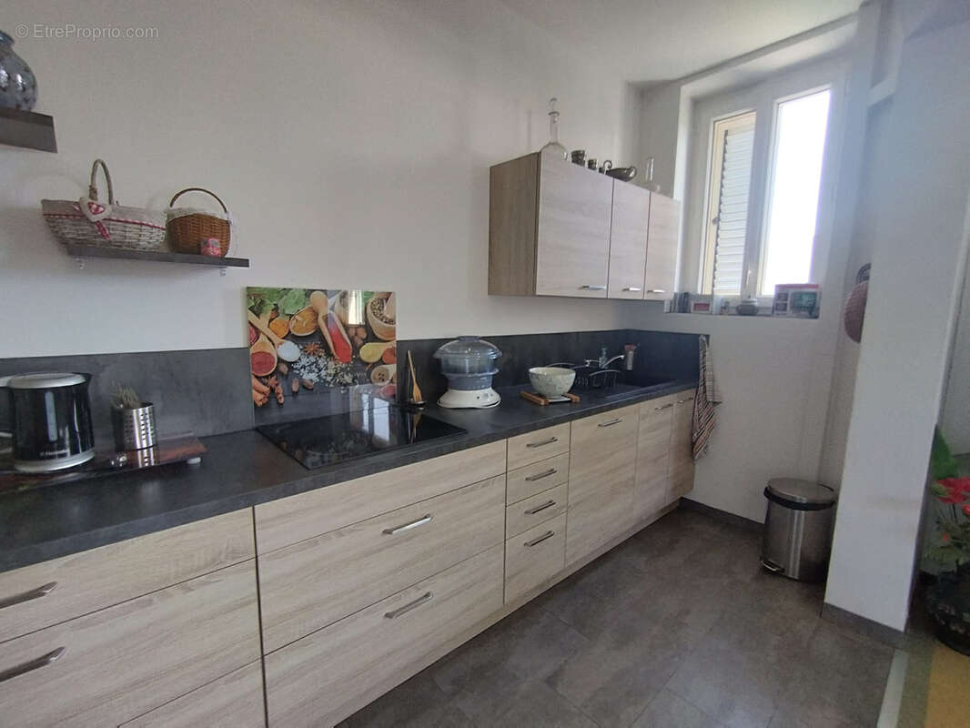 Haut de villa rénové avec deux logements et terrain   Village de montagne corse - photo 3