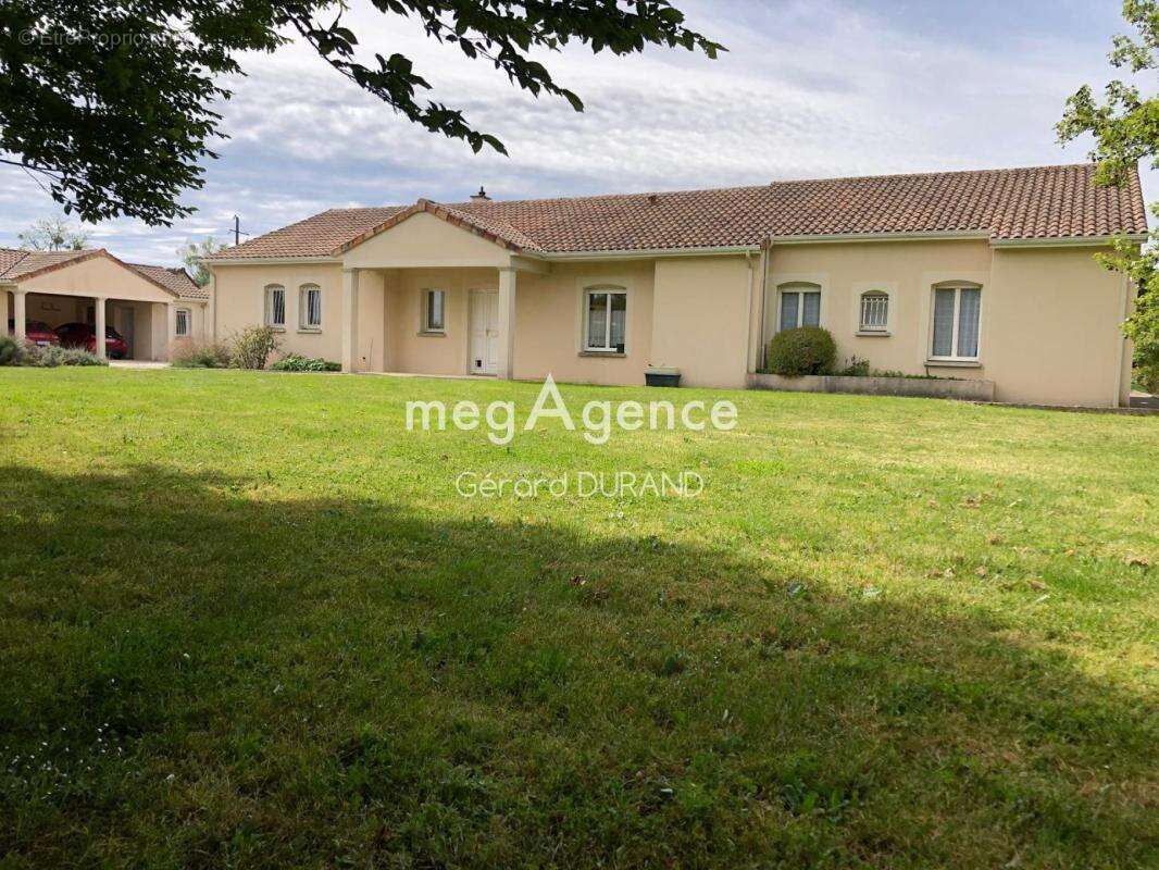 Maison à PLEUMARTIN