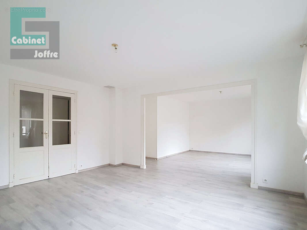 Appartement à FONTAINEBLEAU