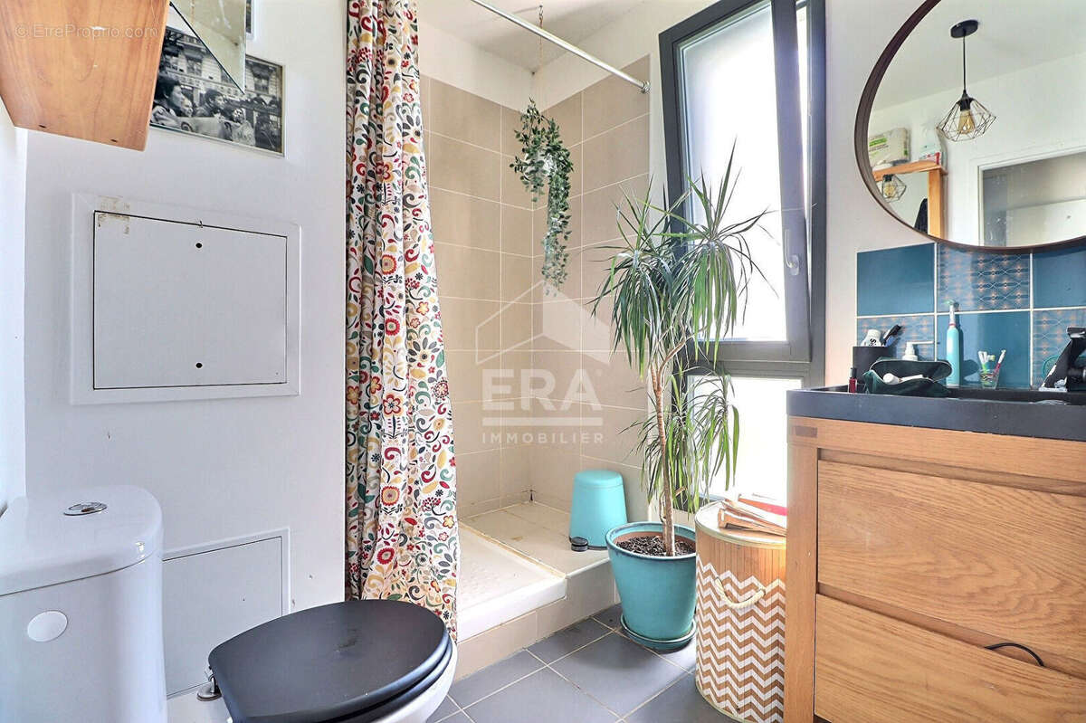 Appartement à AUBERVILLIERS