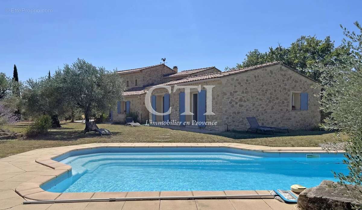 A vendre, propriété en pierre avec sur le Mont-Ventoux et Piscine - photo 2