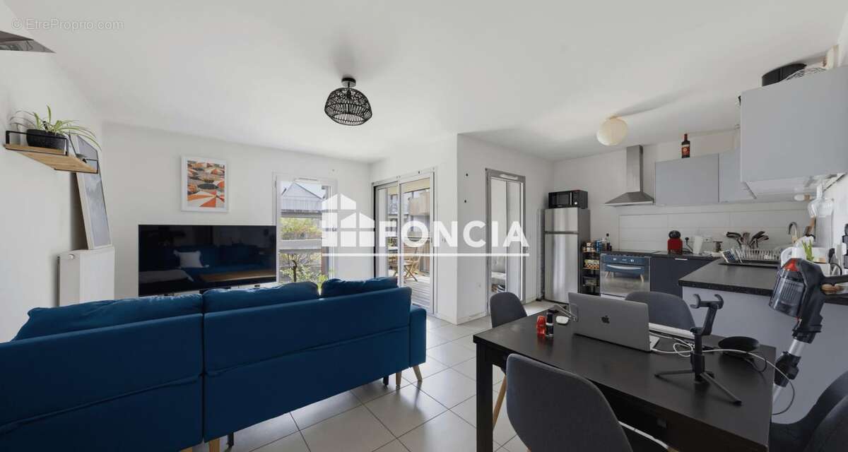 Appartement T3 – Cours Balguerie Stuttenberg avec Parking et extèrieur - photo 2