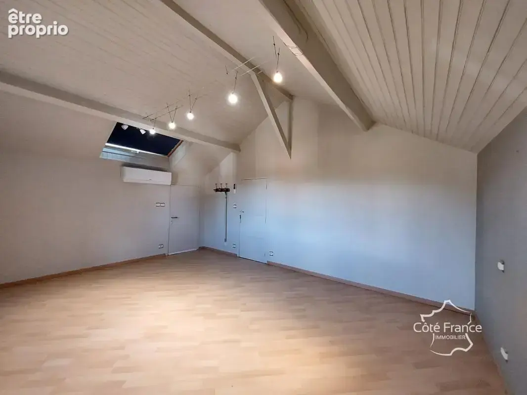 Propriété de 240 m2 avec deux habitations, dépendance, pisci - photo 17