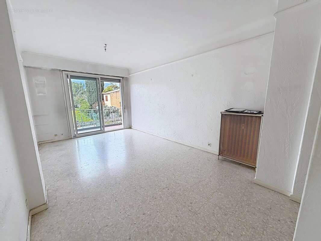 Grand 2 Piéces les Colombiers de m² avec cave et Parking Extérieur - photo 4