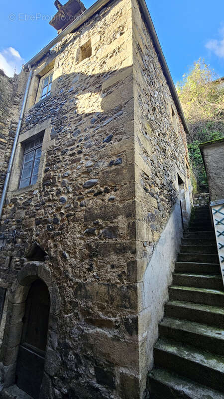 Maison à SAINT-GENIEZ-D&#039;OLT