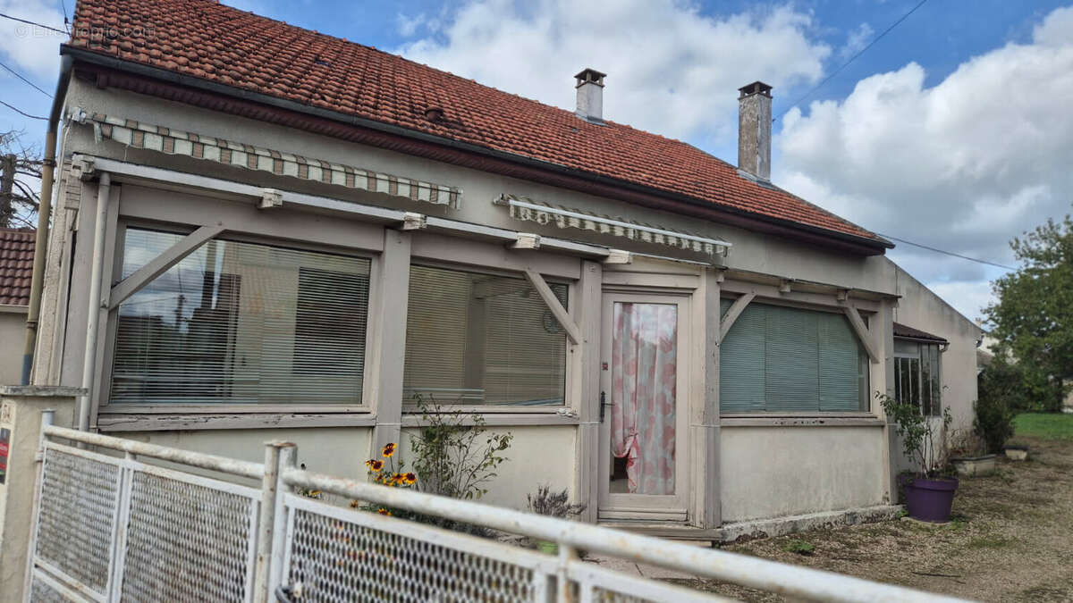 Maison à BRAGNY-SUR-SAONE