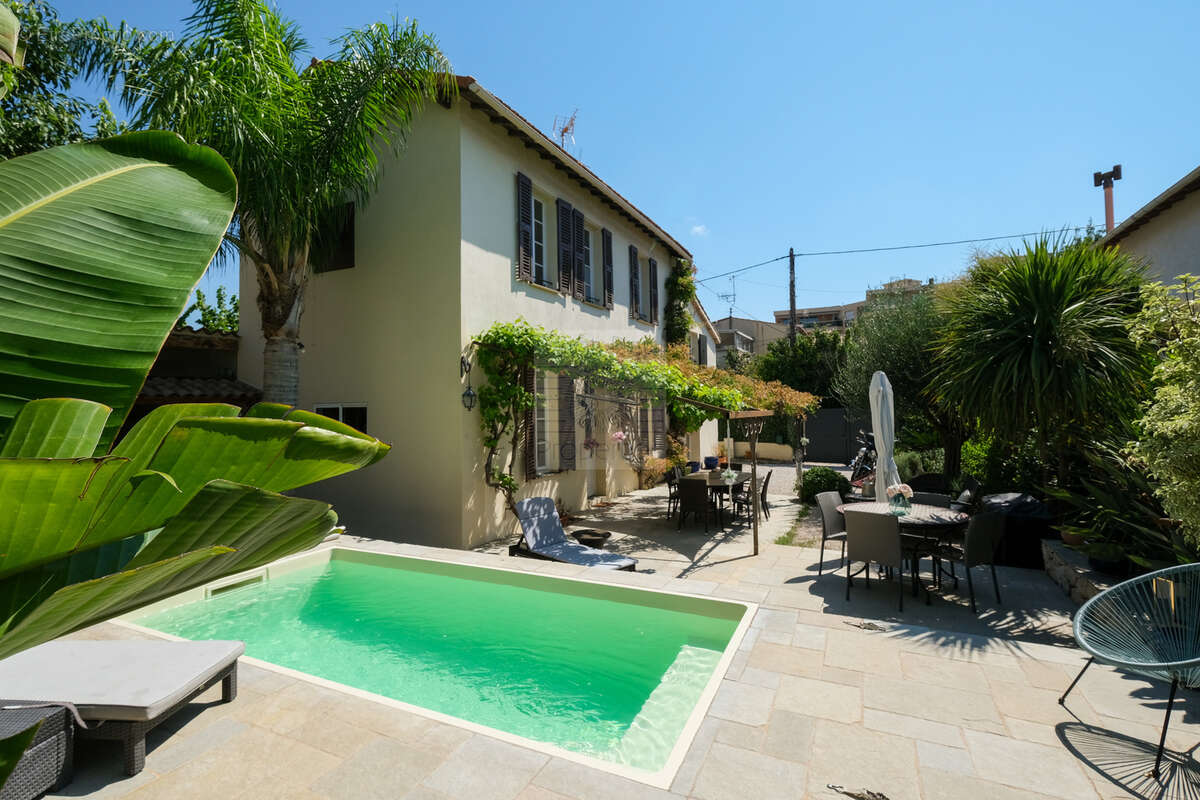 CHARME et CALME ABSOLU - MAISON 156m2 - Saint-Laurent-du-Var - photo 2
