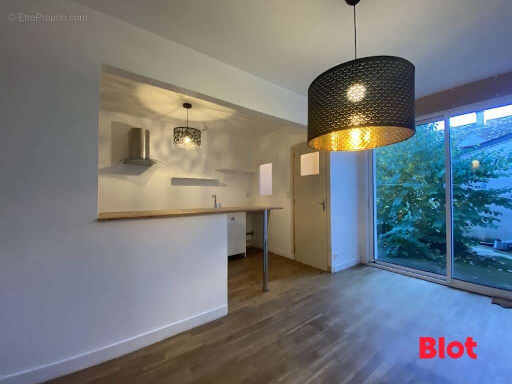 Maison à PIRE-SUR-SEICHE