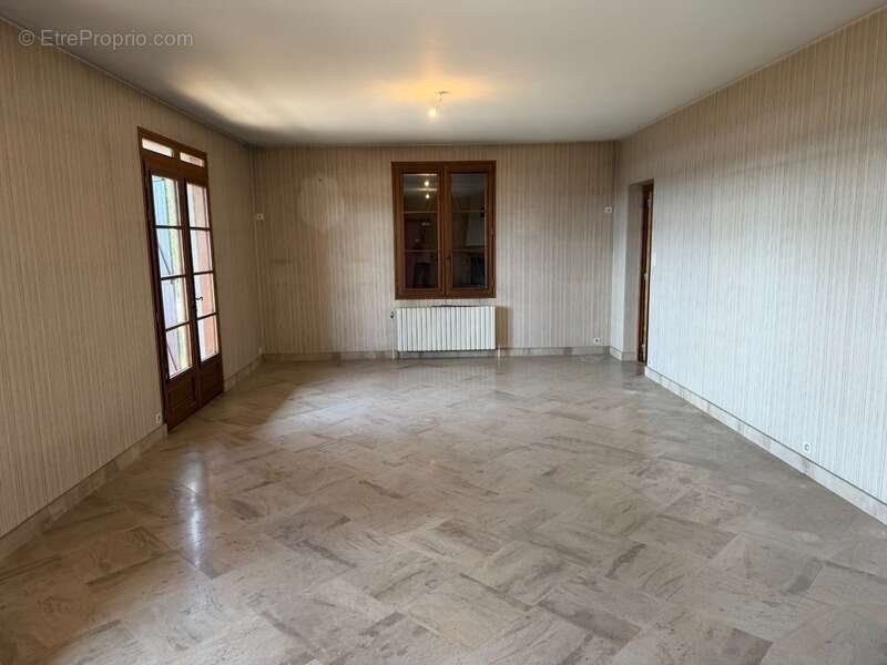 Maison à vendre 8 pièces 194m2 MONT SAINT VINCENT (71) - photo 3