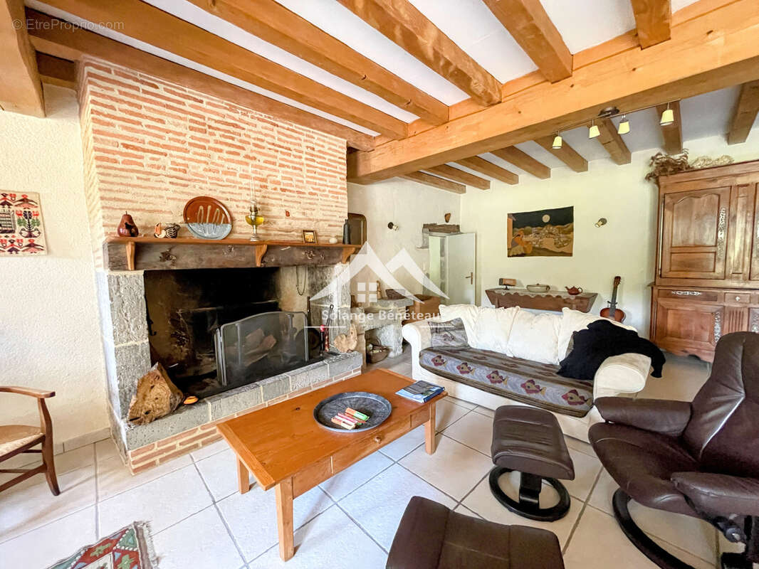 Maison à CAUBEYRES