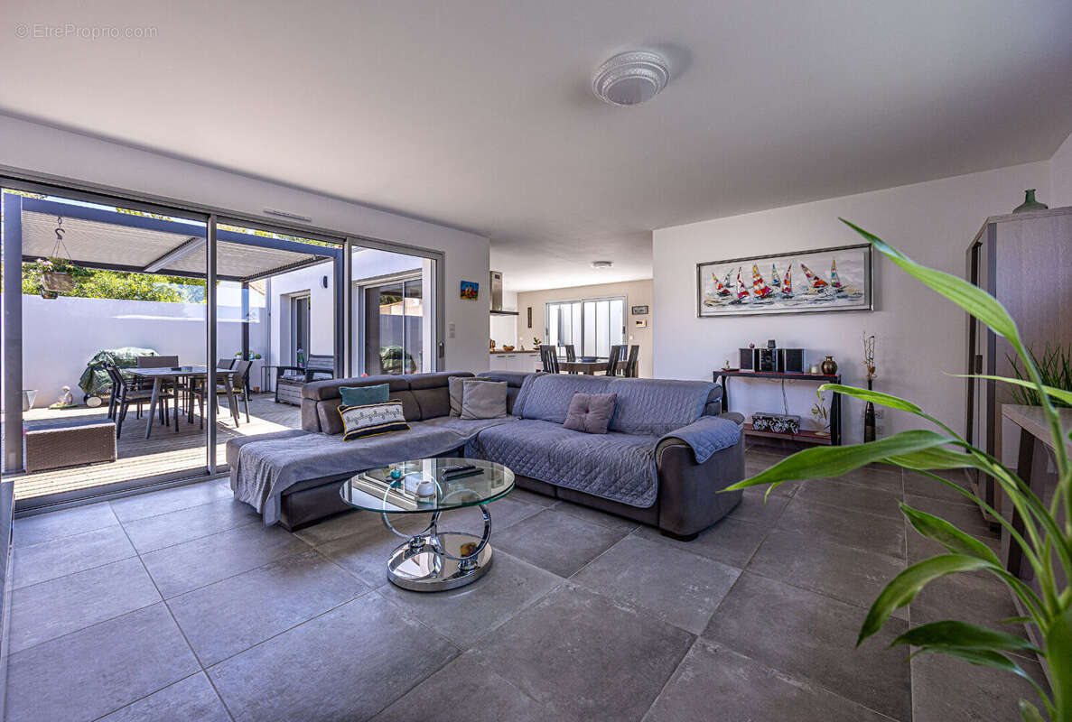 Maison à SAINTE-SOULLE