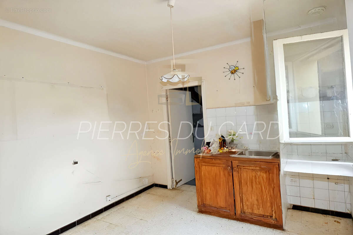 Maison à SANILHAC-SAGRIES