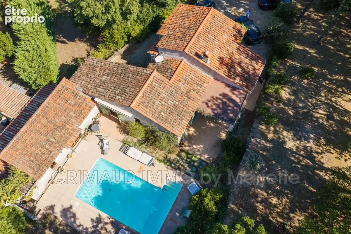 Maison à LA GARDE-FREINET