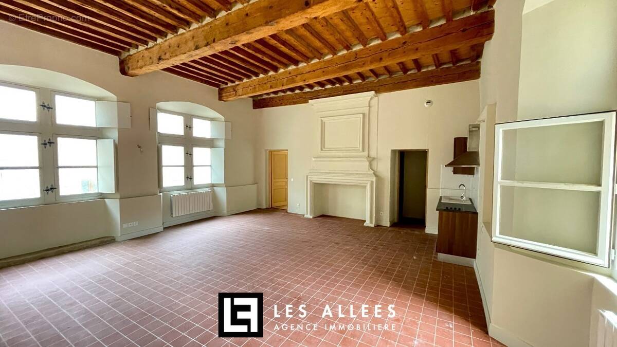 Appartement à VALREAS