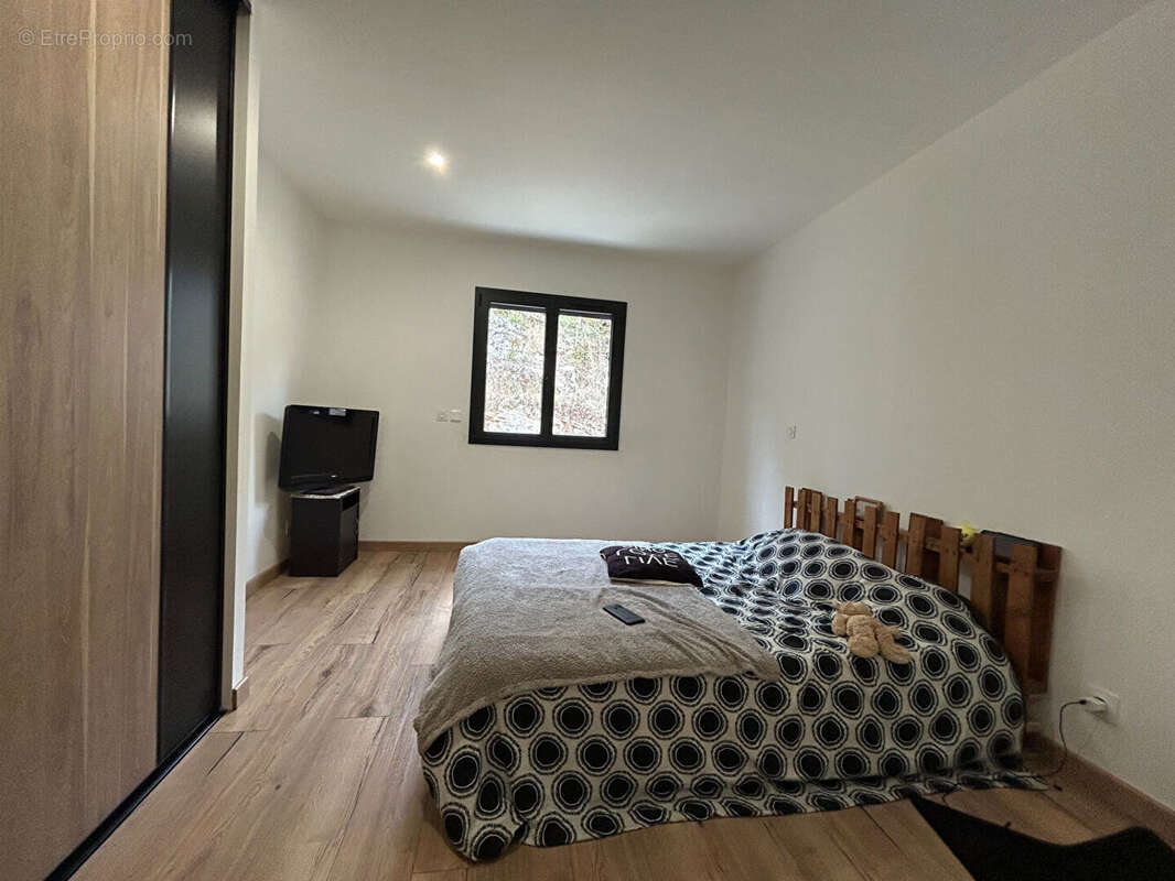 Maison à LAROQUE-DES-ARCS