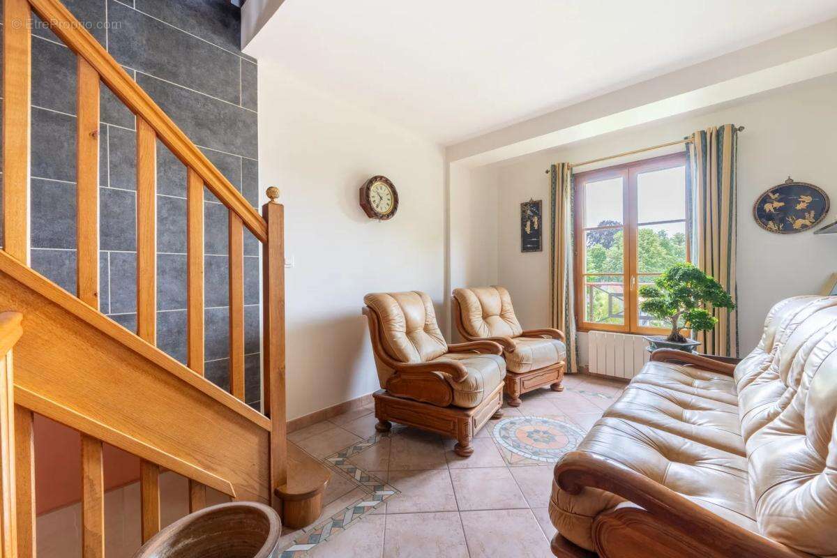 Appartement à PRESLES