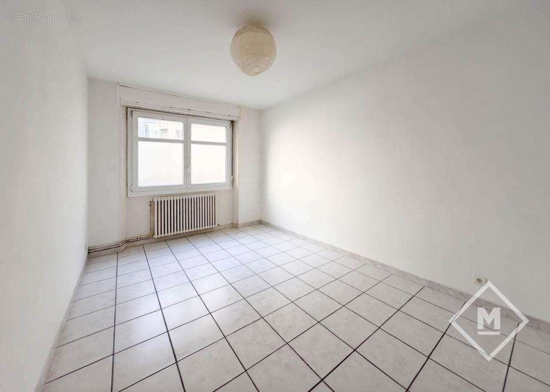 Appartement à MARSEILLE-5E