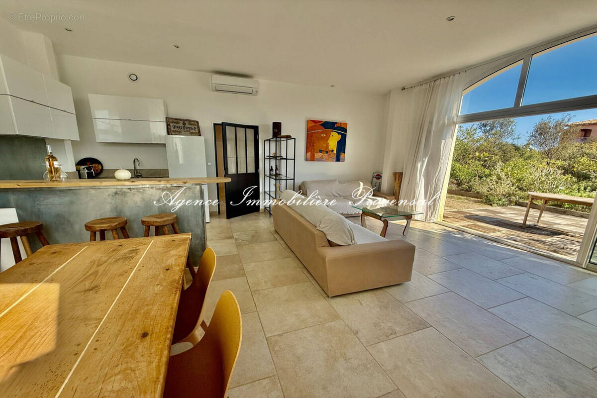 Appartement à LES ISSAMBRES